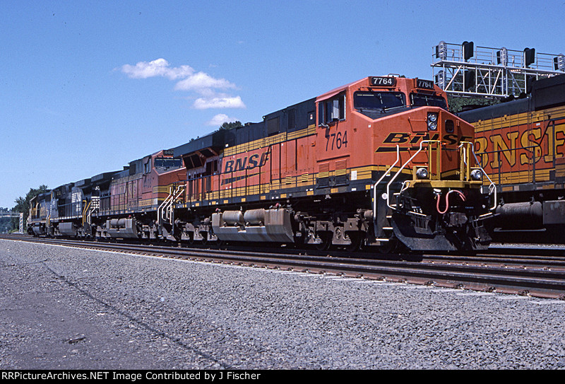 BNSF 7764